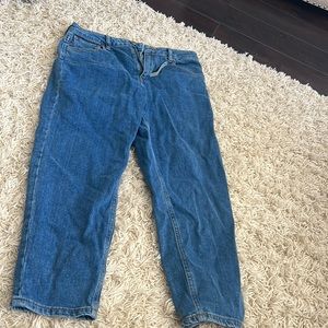 Dark wash mom jeans never worn size 8